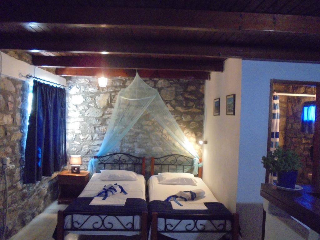 Anatoli Studios Schoinoussa Kamer foto