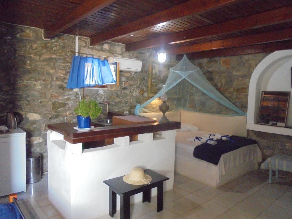 Anatoli Studios Schoinoussa Kamer foto