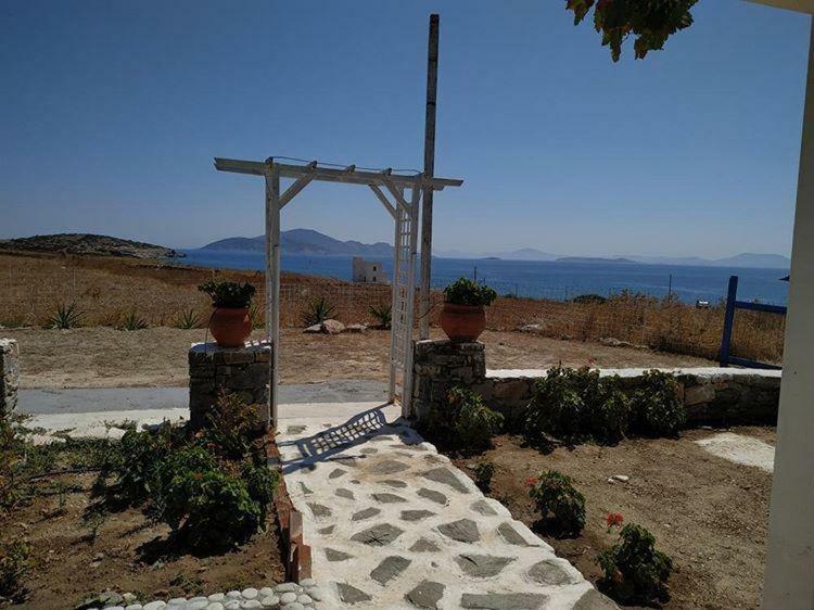 Anatoli Studios Schoinoussa Buitenkant foto